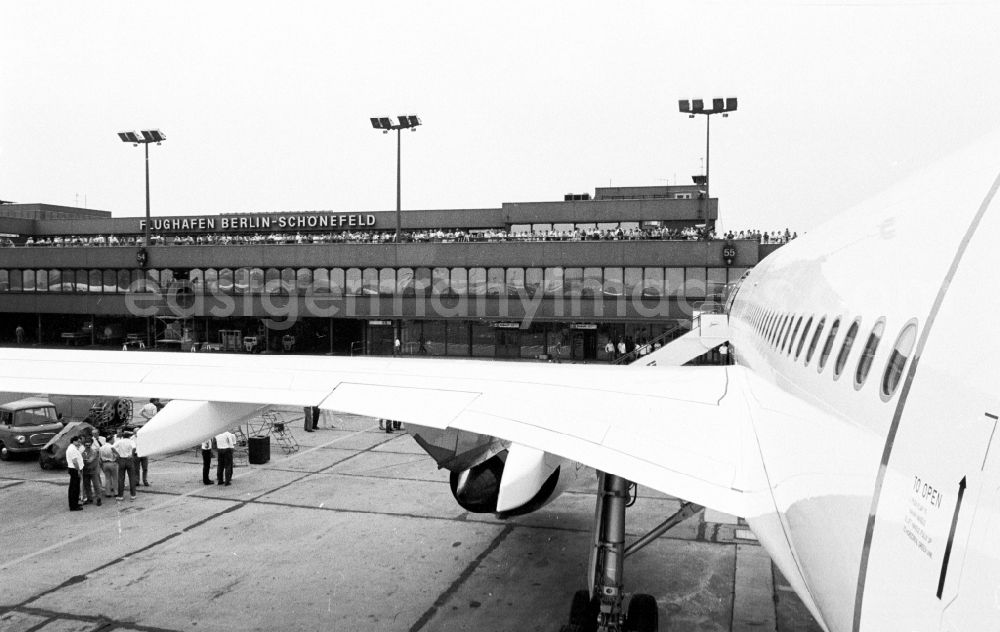 GDR image archive: Schönefeld - Passenger aircraft Airbus A31