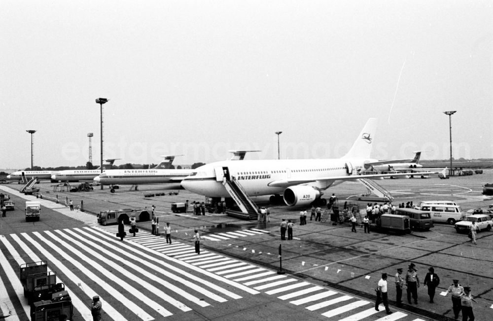 GDR image archive: Schönefeld - Passenger aircraft Airbus A31