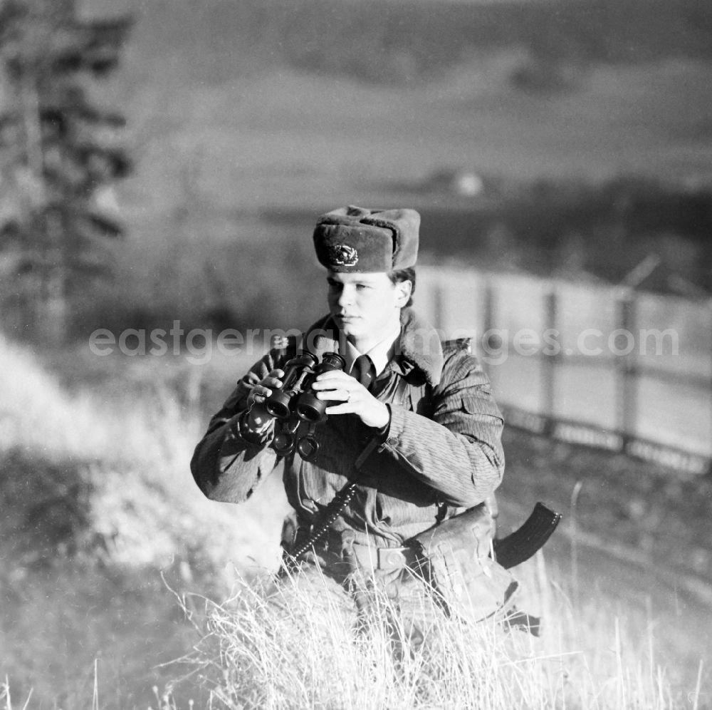 Kella: Patrol - patrol of soldiers of the East German border troops in border areas - border strip at Kella today's state of Thuringia