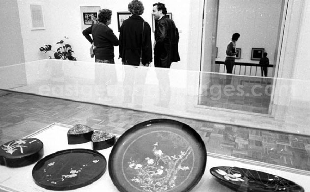GDR photo archive: Berlin-Mitte - 17.11.1986 Pergamon-Museum, Ostasiatische Sammlung Chinesische Lackarbeiten in Berlin-Mitte Umschlagnr.: 1265