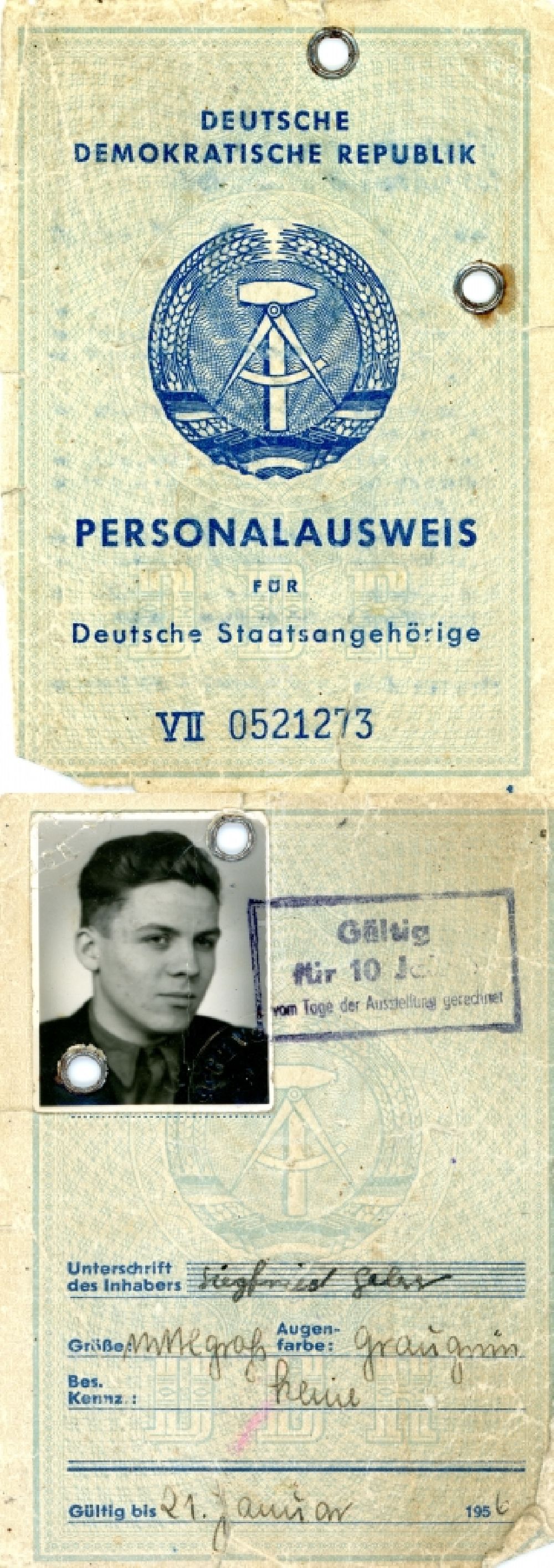 GDR photo archive: Halberstadt - Reproduction Identity card for German citizens issued in Halberstadt in the state Saxony-Anhalt on the territory of the former GDR, German Democratic Republic