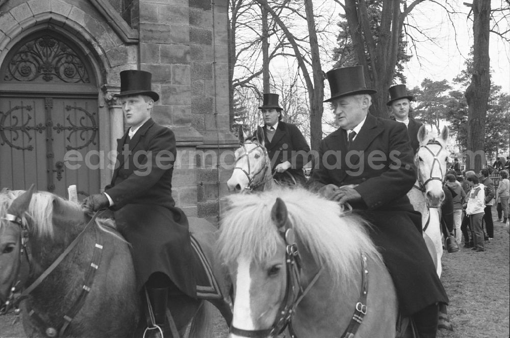 Neschwitz: Horses and riders at Easter riding - Easter ride in Neschwitz Oberlausitz, Saxony in the area of ??the former GDR, German Democratic Republic