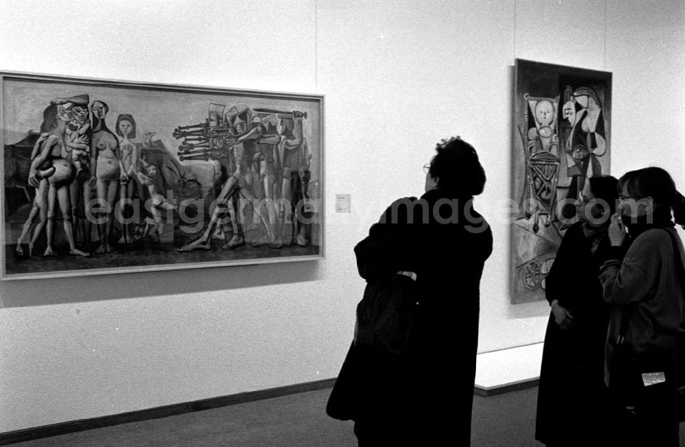 GDR image archive: Berlin-Tiergarten - Picasso-Ausstellung in der Neuen Nationalgalerie