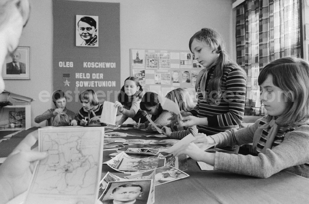 GDR image archive: Berlin - Pioneer afternoon at the Polytechnic High School 5. Oleg Koschewoi in Berlin, the former capital of the GDR, the German Democratic Republic