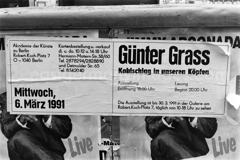 GDR picture archive: Berlin - Poster for the exhibition opening and reading in the gallery at Robert-Koch-Platz by Guenter Grass Emptiness in Our Heads in Berlin