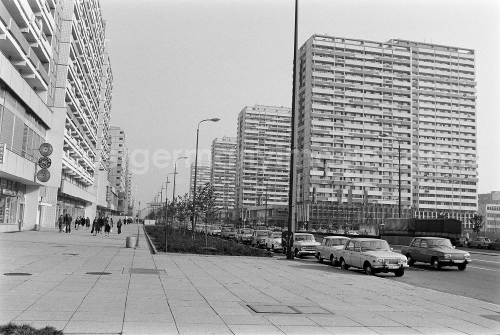 GDR image archive: Berlin - Facades of an industrially manufactured prefab housing estate at the Leipziger Strasse in the district Mitte in Berlin Eastberlin on the territory of the former GDR, German Democratic Republic