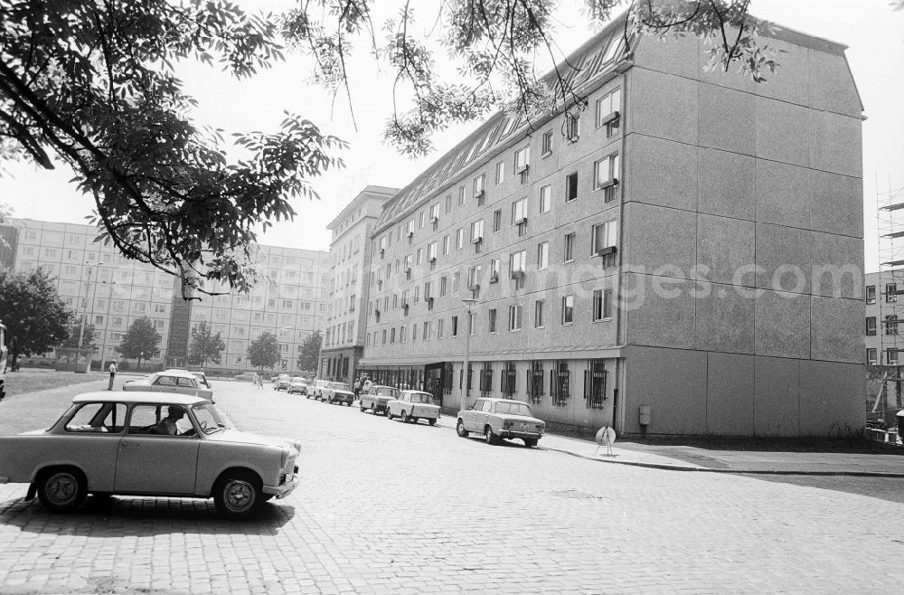 GDR photo archive: Magdeburg - Residential area / prefabricated building settlement in Anhaltstrasse in Magdeburg in the federal state Saxony-Anhalt in the area of the former GDR, German democratic republic
