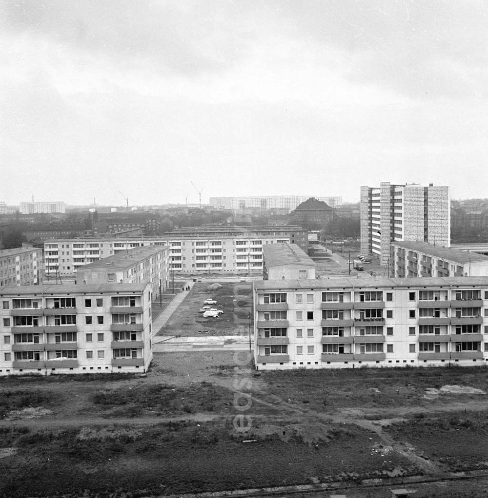 GDR image archive: Berlin - Neubauten Hans Loch Str. Lichtenberg 1965 Umschlagsnr.: 1965-6