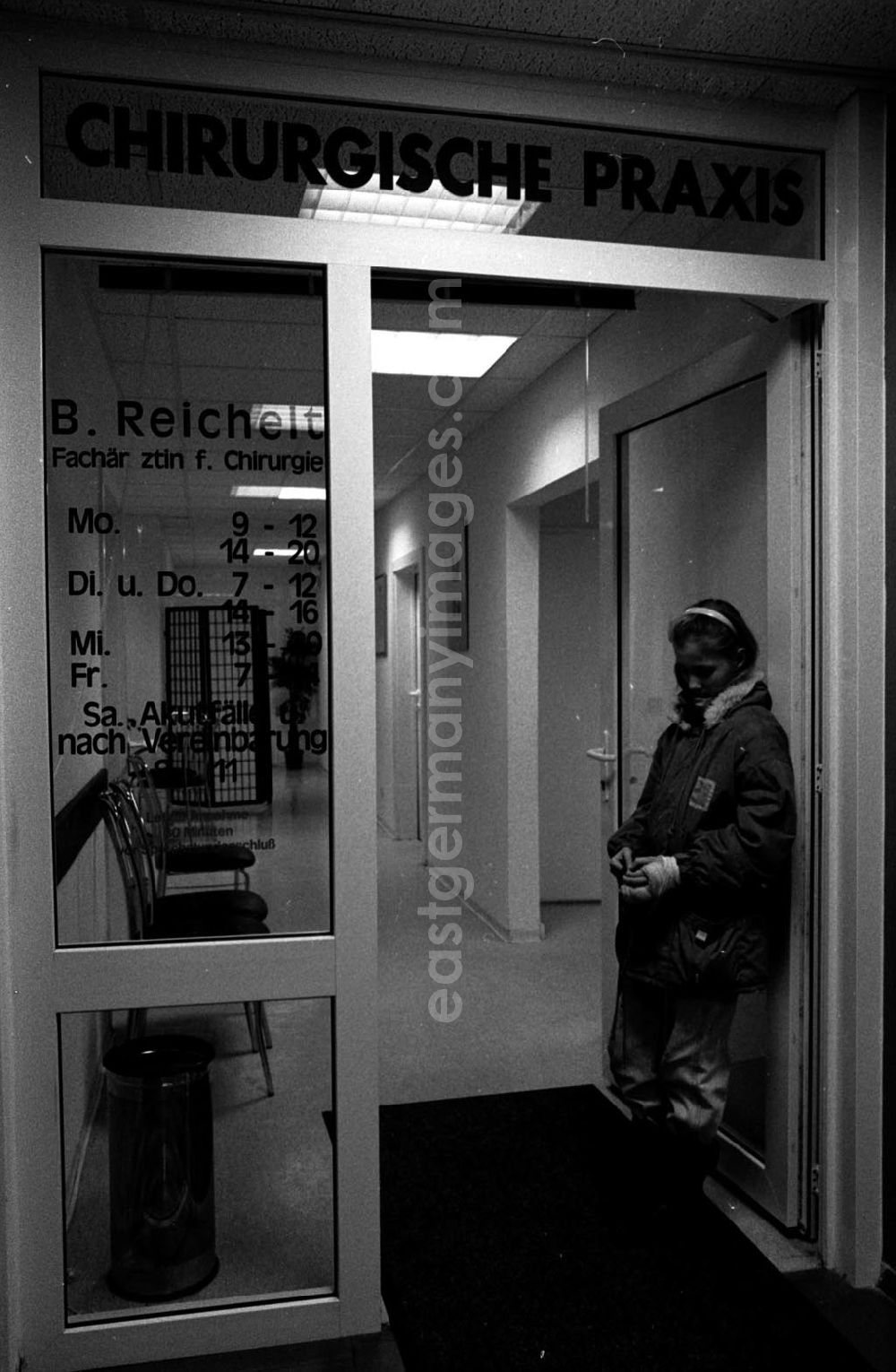 GDR photo archive: Berlin-Prenzlauer Berg - Poliklinik Prenzlauer Allee 24.11.92