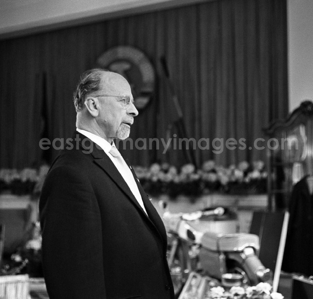 GDR image archive: Berlin - Reception for politicians Walter Ulbricht beim Festakt zu seinem 7