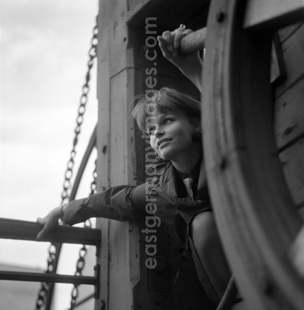 GDR image archive: Berlin - Portrait of Angelica Domroese at the Jungfern Bridge in Berlin, the former capital of the GDR, German Democratic Republic