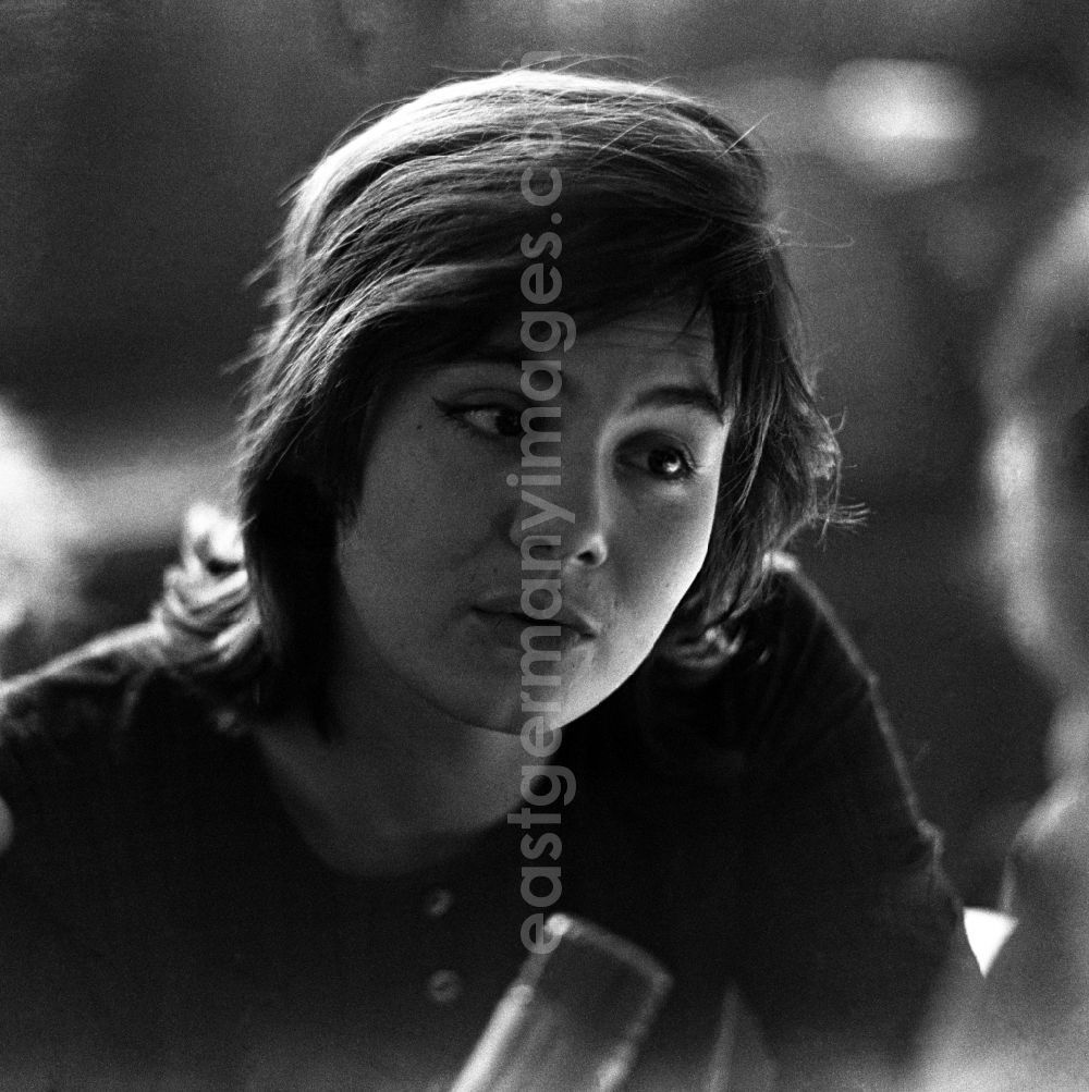 GDR photo archive: Berlin - Portrait Valentina Malyavina, Actress in Berlin, the former capital of the GDR, German Democratic Republic