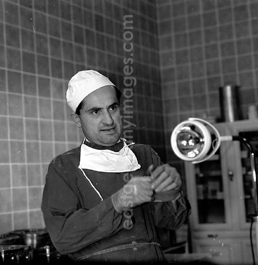 GDR photo archive: Eilenburg/ Sachsen - 1967 Porträt von Georg Folk, Chefarzt Chir. Abteilung im Kreiskrankenhaus Eilenburg/ Sachsen Umschlagnr.: 1