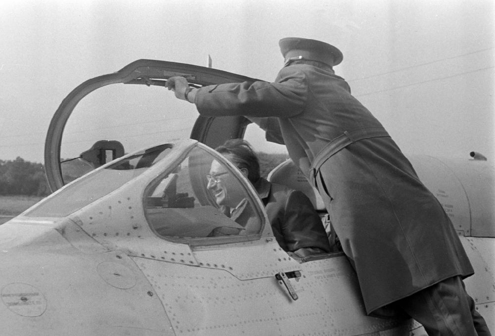 Ribnitz-Damgarten: Portrait of Kurt Thieme (General Secretary of the Central Board of the Society for German-Soviet Friendship DSF) on the occasion of a visit to troops in a cockpit of a Mikoyan-Gurevich MiG-21 fighter aircraft of the GSSD Group of the Soviet Armed Forces in Germany in Ribnitz-Damgarten, Mecklenburg-Western Pomerania in the area the former GDR, German Democratic Republic