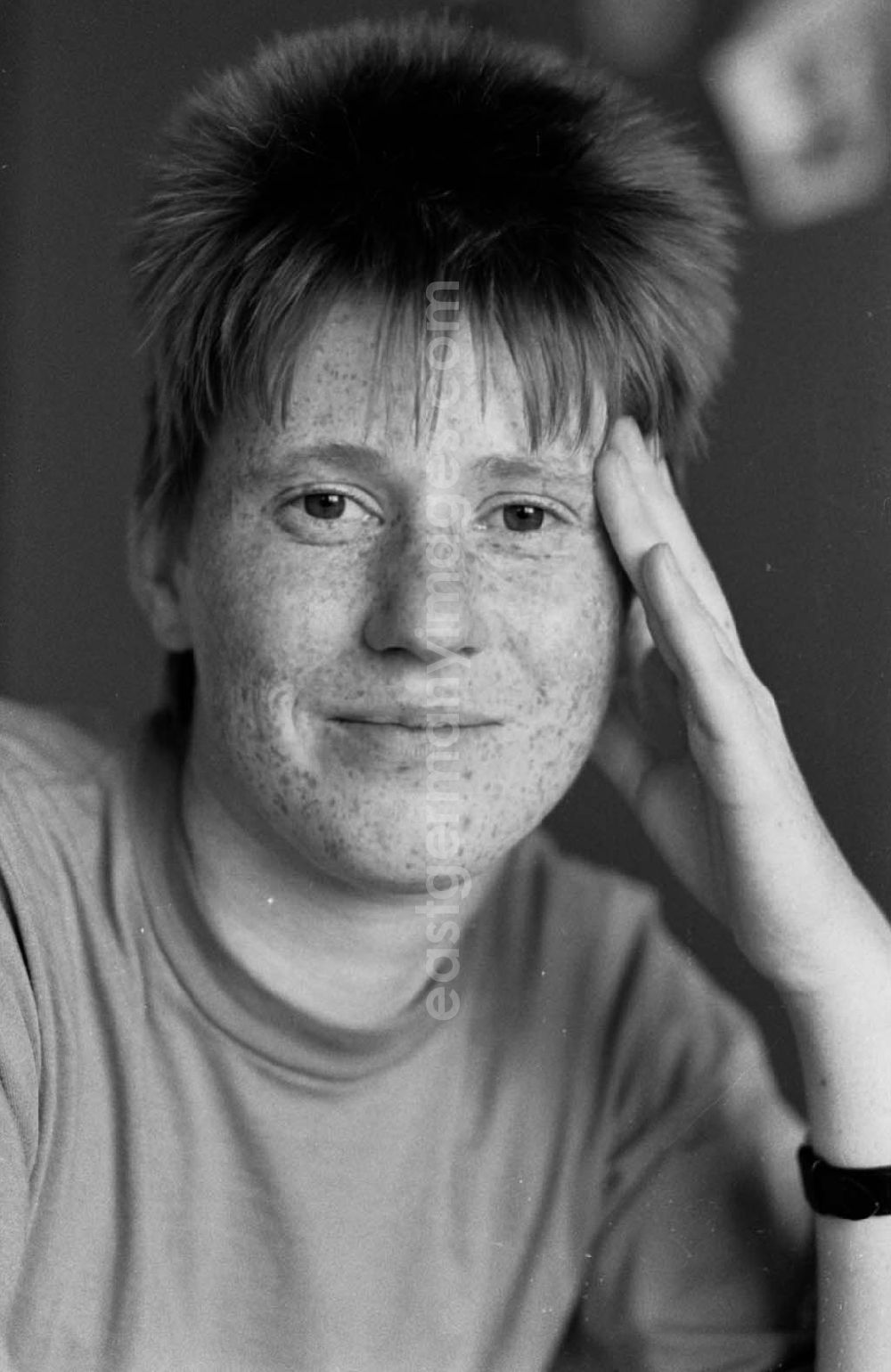 GDR picture archive: unbekannt - Porträt Petra Pau 25.