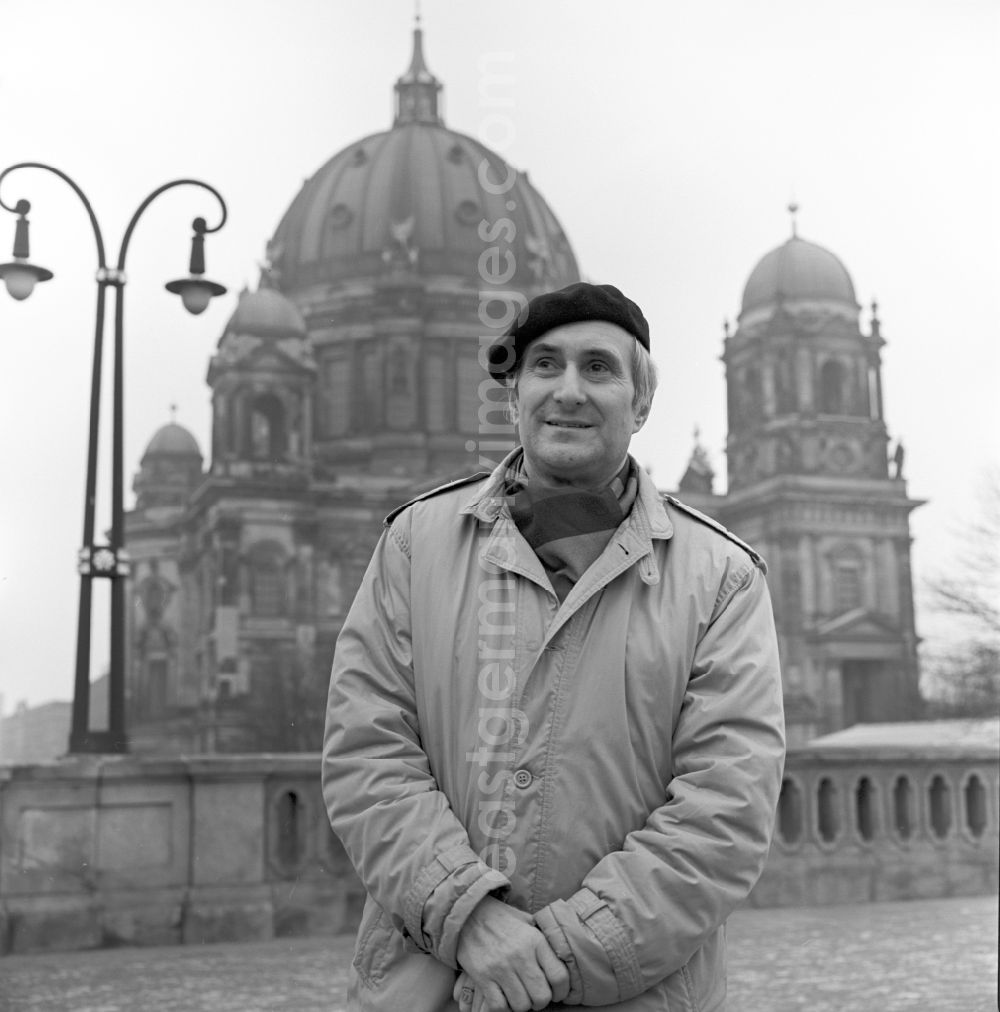 GDR image archive: Berlin - Professor of Theology Heinrich Fink in Berlin. He is a German Protestant theologian and former university lecturer and rector of the Humboldt University in Berlin
