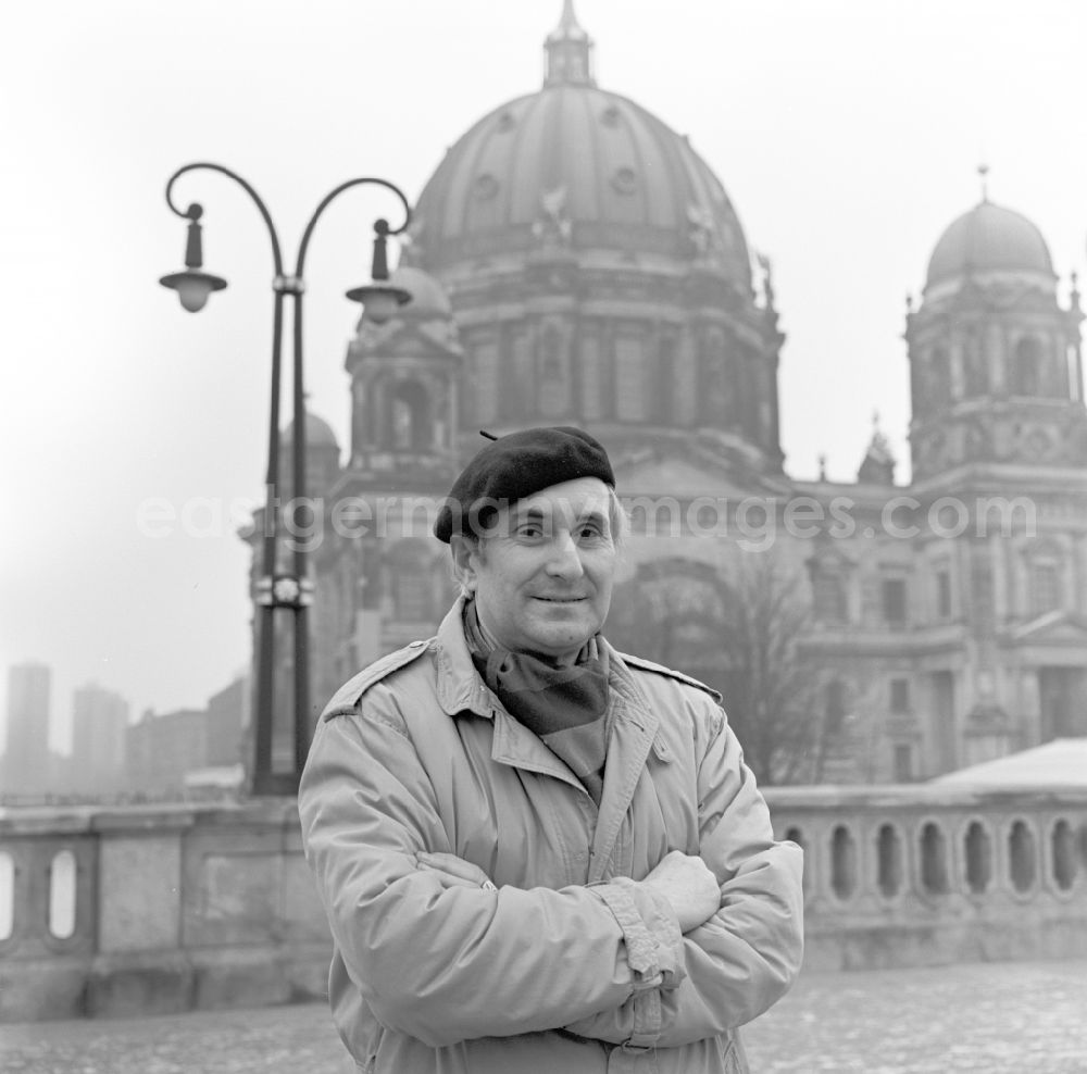 GDR photo archive: Berlin - Professor of Theology Heinrich Fink in Berlin. He is a German Protestant theologian and former university lecturer and rector of the Humboldt University in Berlin