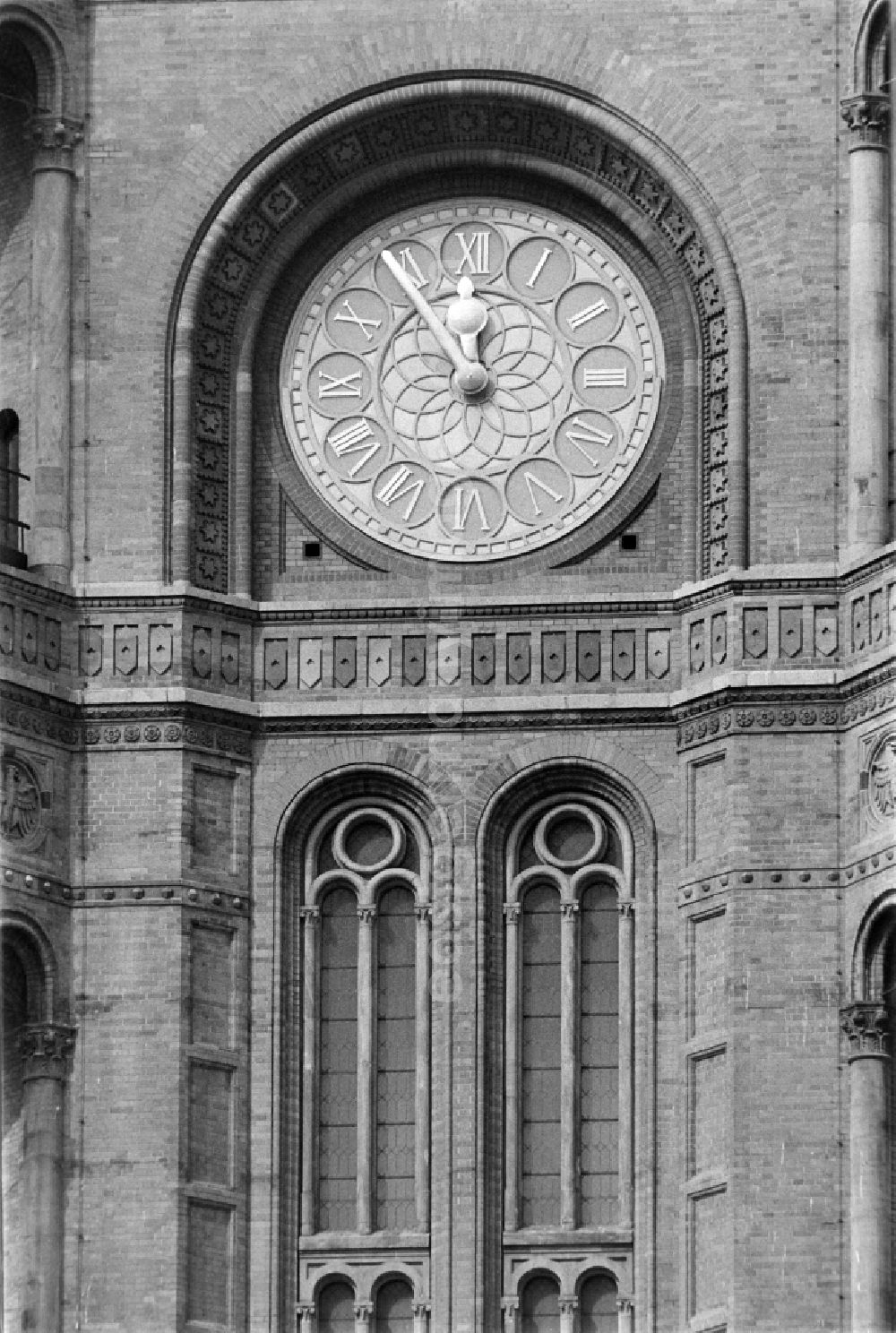 GDR photo archive: Berlin - Town hall clock at the Red Town Hall in Berlin-Mitte