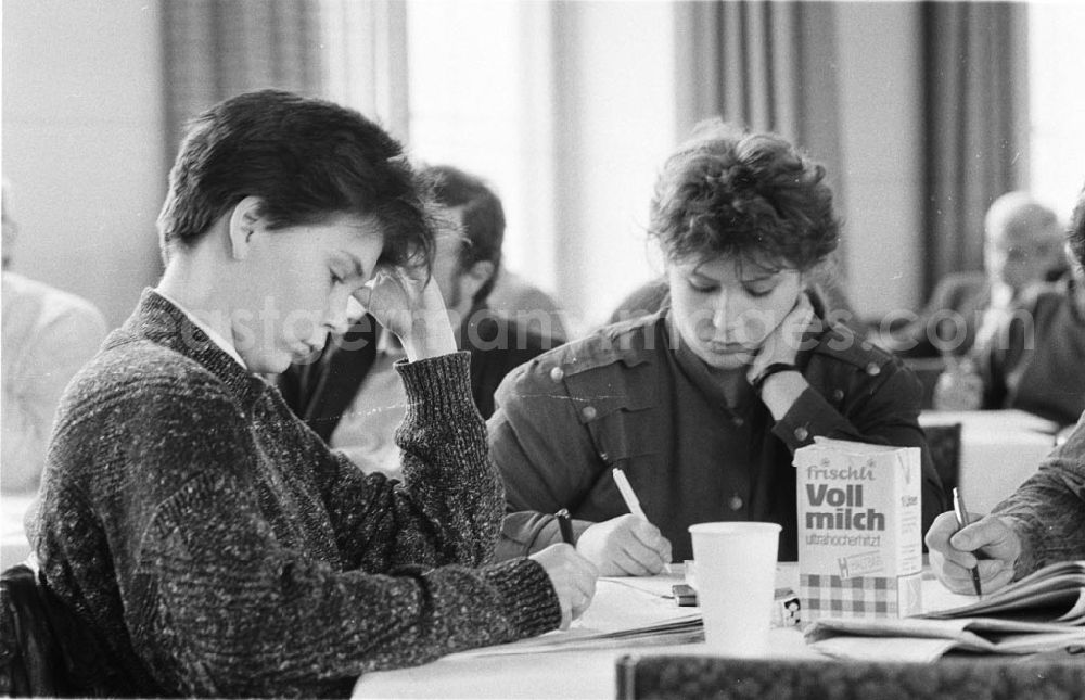 GDR image archive: Potsdam - Rechtskonferenz der PDS.