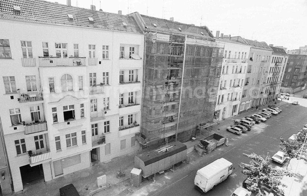 Berlin / Prenzlauer Berg: renovierte Altbauten in Prenzlauer Berg 29.07.92 Lange Umschlag 1