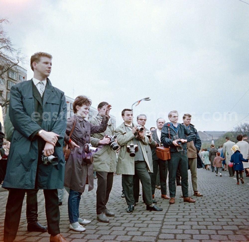 GDR image archive: Leipzig - Journalists at the celebrations of the 1st of May 1964 in the district Mitte in Leipzig in the state Saxony on the territory of the former GDR, German Democratic Republic