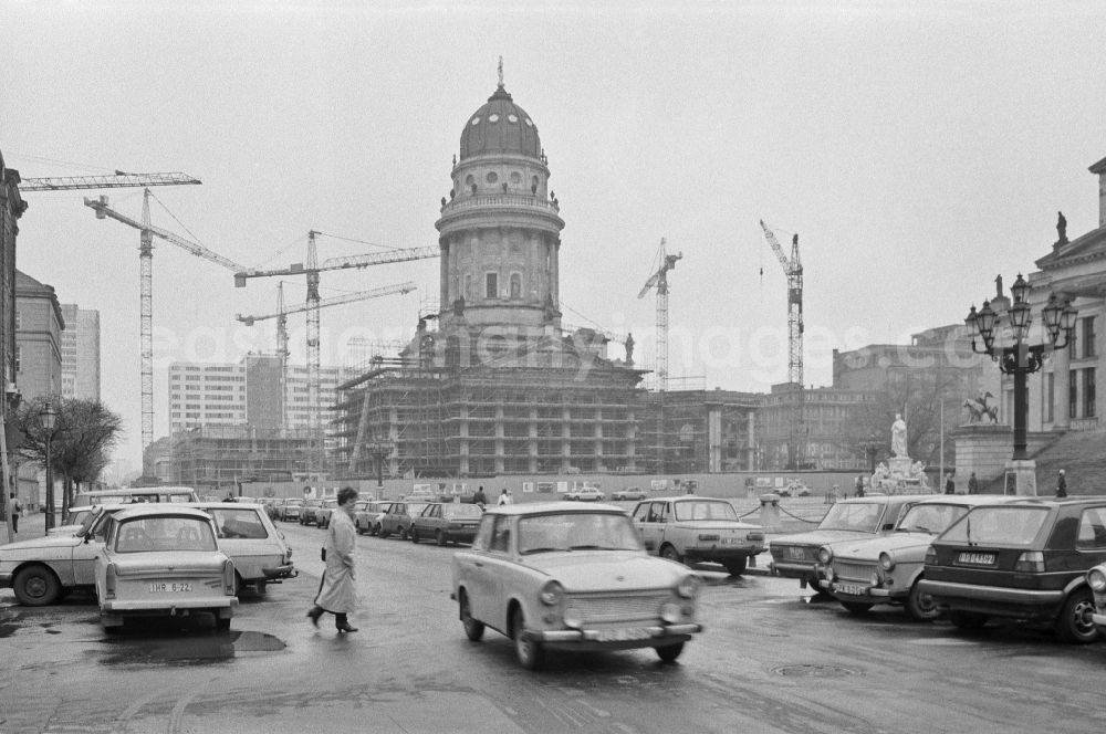 GDR image archive: Berlin - Reconstruction and restoration of the cathedral - facade and roof of the sacred building Deutscher Dom on the street Gendarmenmarkt in Berlin East Berlin on the territory of the former GDR, German Democratic Republic