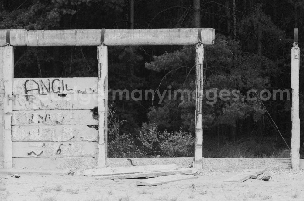 GDR image archive: Potsdam - Residues already dismantled concrete segments at the Berlin Wall on the outskirts of Potsdam in Brandenburg
