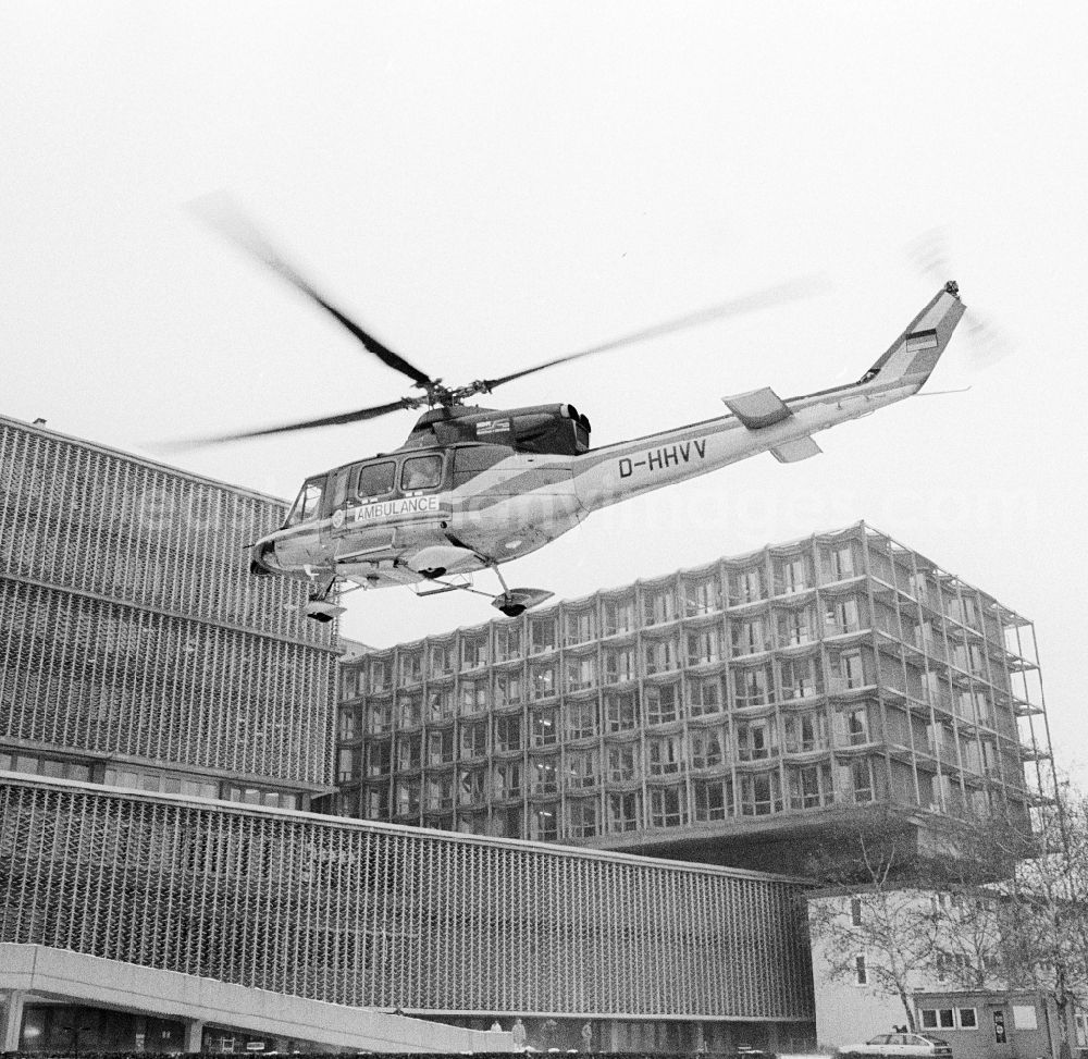 Berlin: Rescue helicopter with the identification D-HHVV on the campus Benjamin Franklin (CBF)in Berlin, Federal Republic of Germany