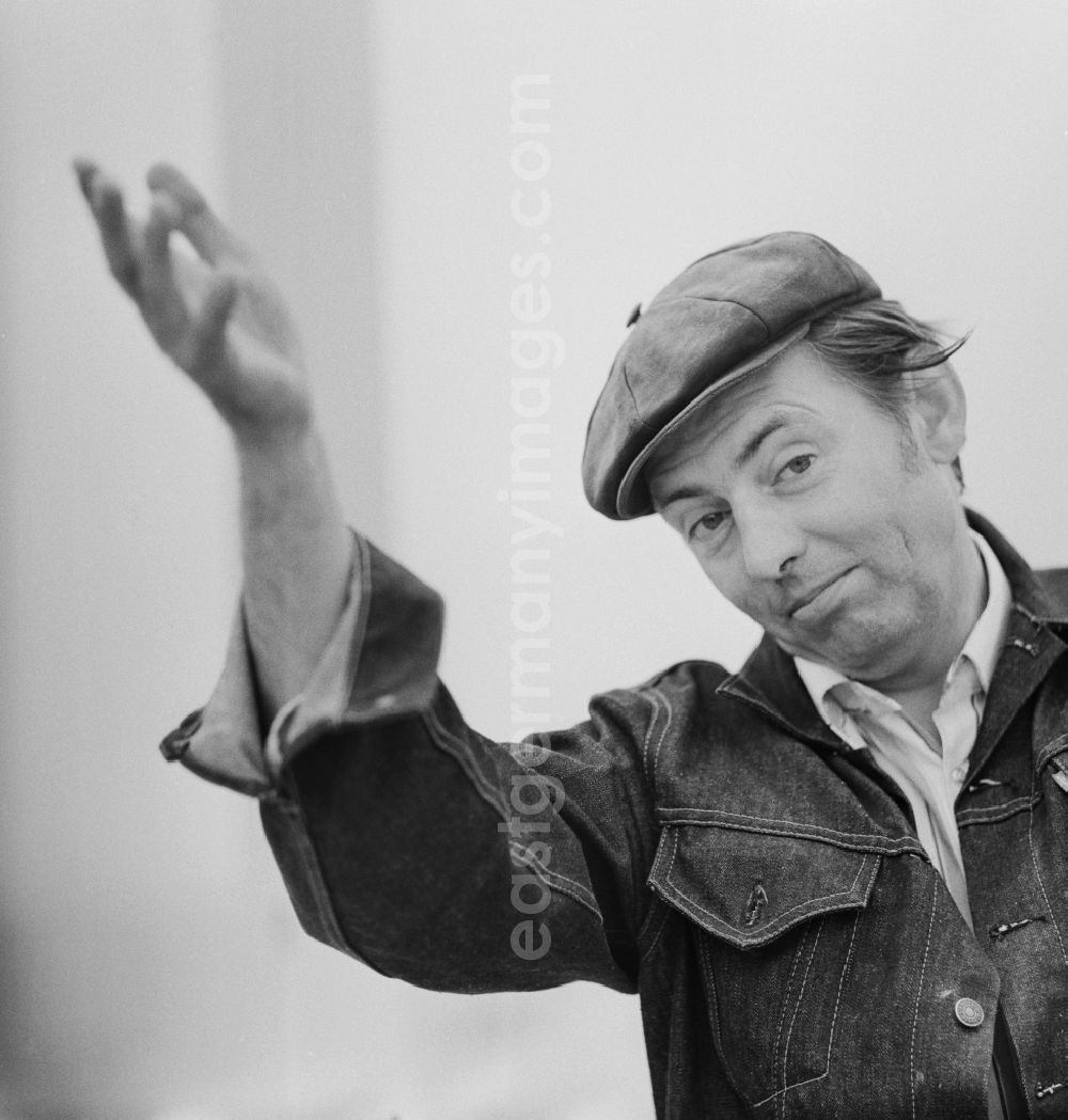GDR image archive: Berlin - Friedrichshain - The German actor Rolf Ludwig (born Rolf Erik Ludewig), 1925-1999, was one of the most popular and versatile mime the GDR