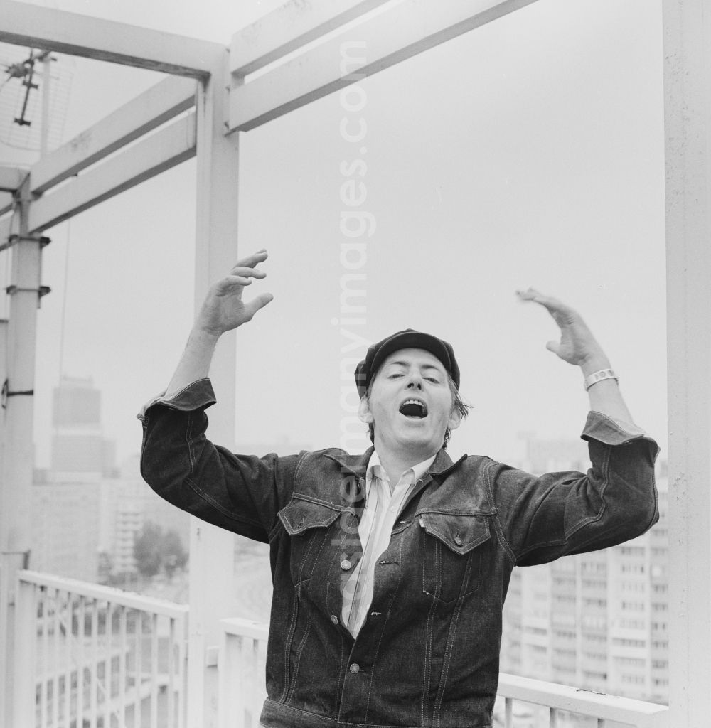 GDR picture archive: Berlin - Friedrichshain - The German actor Rolf Ludwig (born Rolf Erik Ludewig), 1925-1999, was one of the most popular and versatile mime the GDR