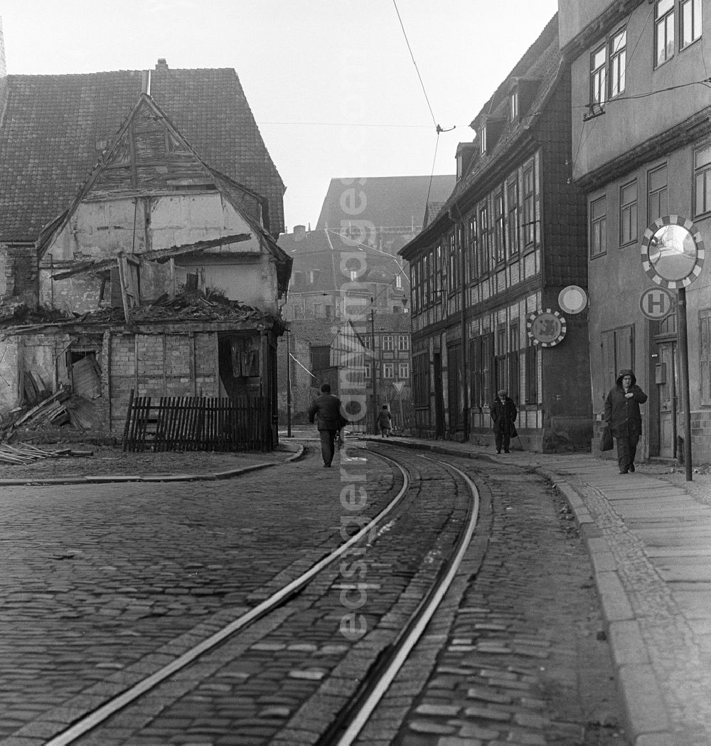 GDR photo archive: Halberstadt - Rubble and ruins Rest of the facade and roof structure of the half-timbered house an der Groeperstrasse in Halberstadt in the state Saxony-Anhalt on the territory of the former GDR, German Democratic Republic