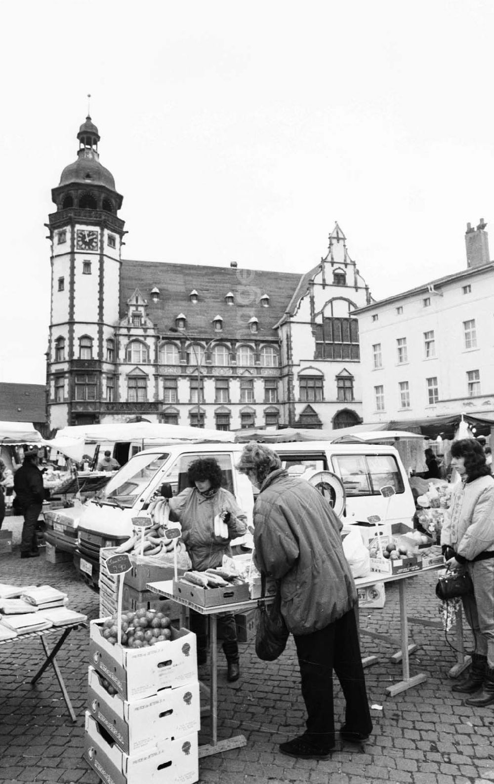 GDR image archive: Sachsen-Anhalt - Sachsen-Anhalt, Schach, Computer, Ausstellung, Stadtansichten-Marktplatz