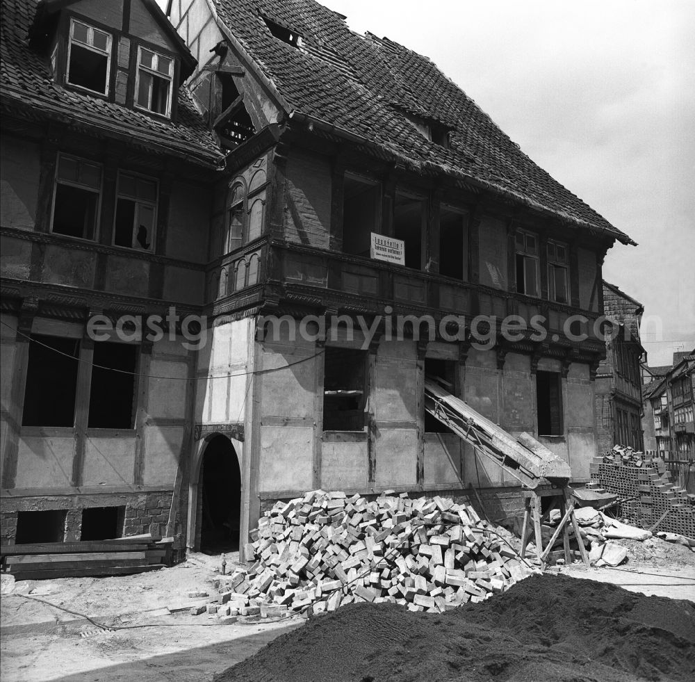 GDR picture archive: Halberstadt - Half-timbered facade and building front Kulkmuehle - Ratsmuehle am Hoher Weg in Halberstadt in the state Saxony-Anhalt on the territory of the former GDR, German Democratic Republic