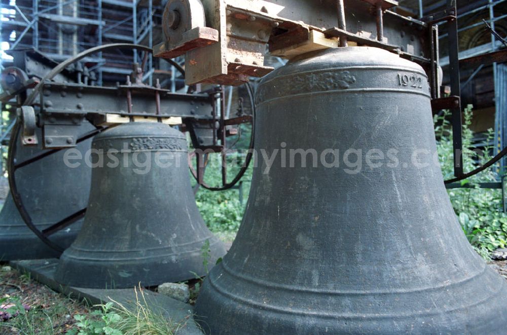 GDR image archive: Berlin - Sanierungsarbeiten an der Zionskirche in Berlin-Mitte. Im Bild die Glocken der Zionskirche.