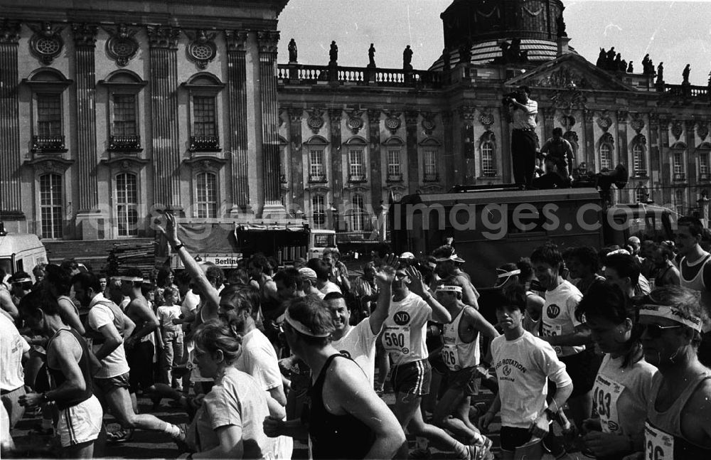 GDR image archive: Potsdam - Teilnehmer / Läufer beim Sanssouci Lauf.