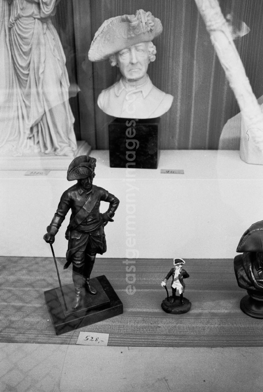 GDR picture archive: Potsdam - Sanssoussi, Souvenierladen Potsdam Umschlag: 655