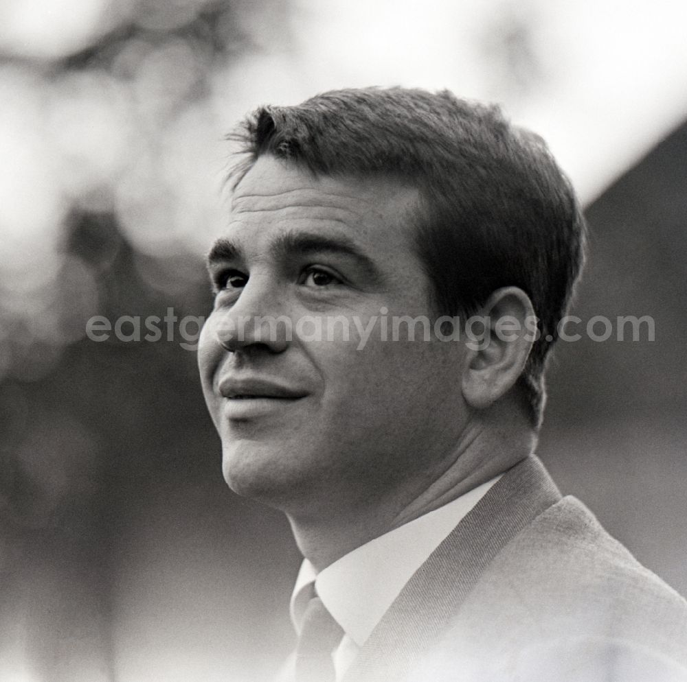 GDR photo archive: Berlin - Actor - portrait Hilmar Thate in Berlin, the former capital of the GDR, German Democratic Republic