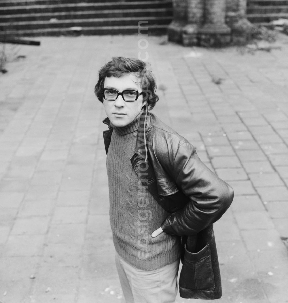 Berlin: Actor - portrait Jaecki Schwarz in Berlin Eastberlin on the territory of the former GDR, German Democratic Republic