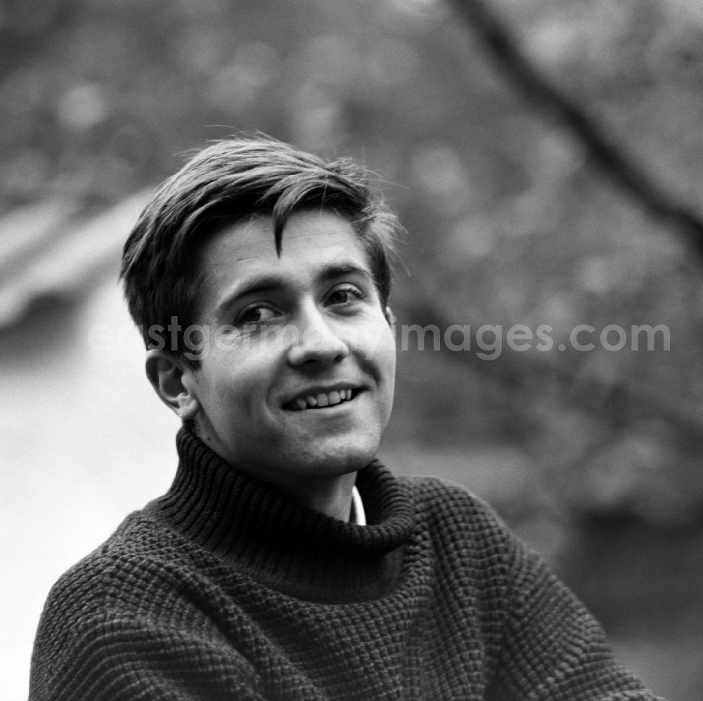 GDR picture archive: Berlin - Actor - portrait Klaus-Peter Thiele in Berlin, the former capital of the GDR, German Democratic Republic