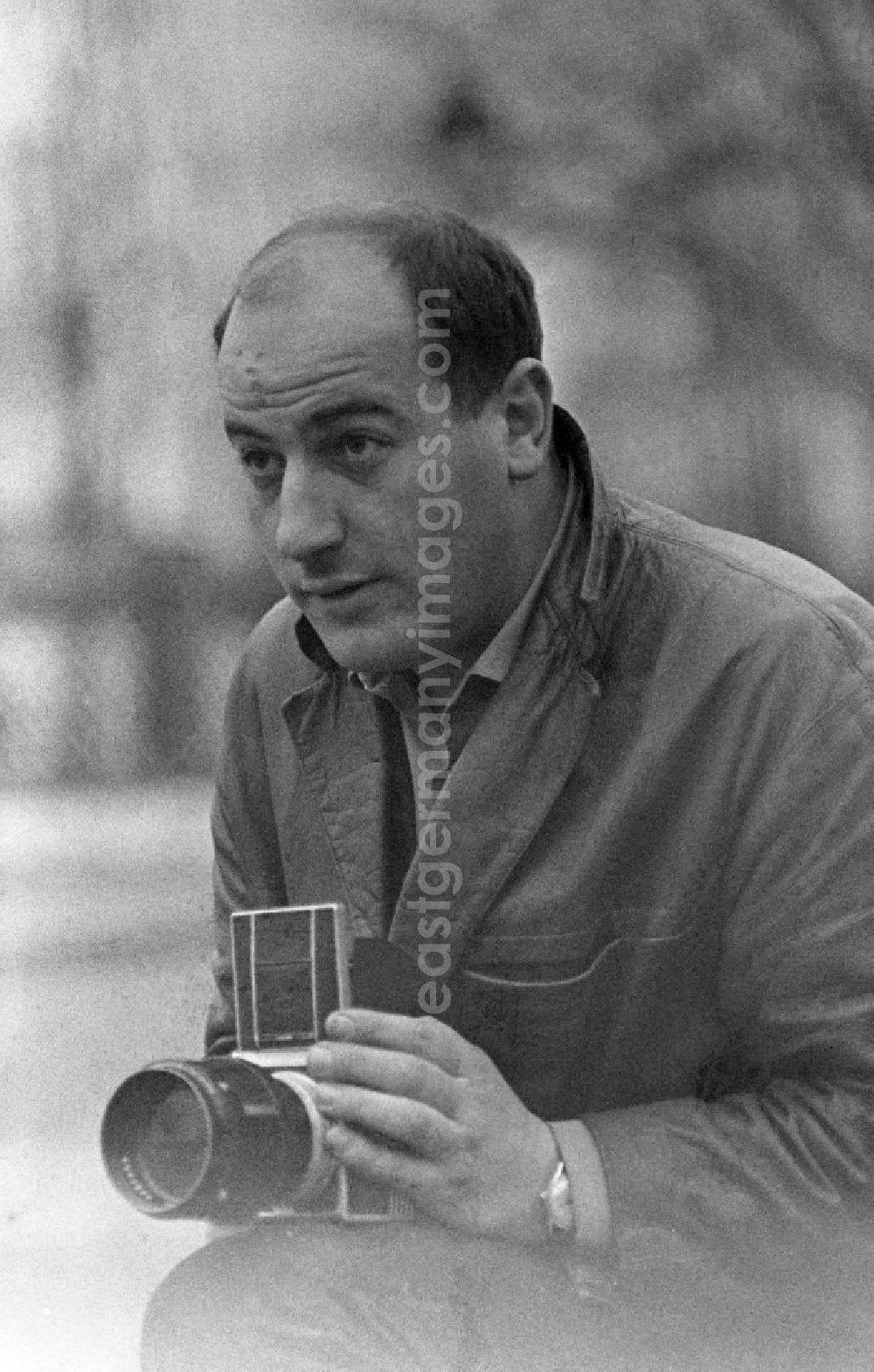 GDR photo archive: Berlin - Actor - portrait Manfred Krug in the district Mitte in Berlin, the former capital of the GDR, German Democratic Republic