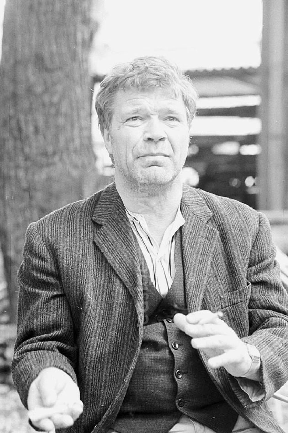 Berlin: 09.07.1986 Schauspieler Reinecke vom Berliner Ensemble als Porträt und bei den Proben zu Hauptmann von Köpenick Umschlagnr.: 8