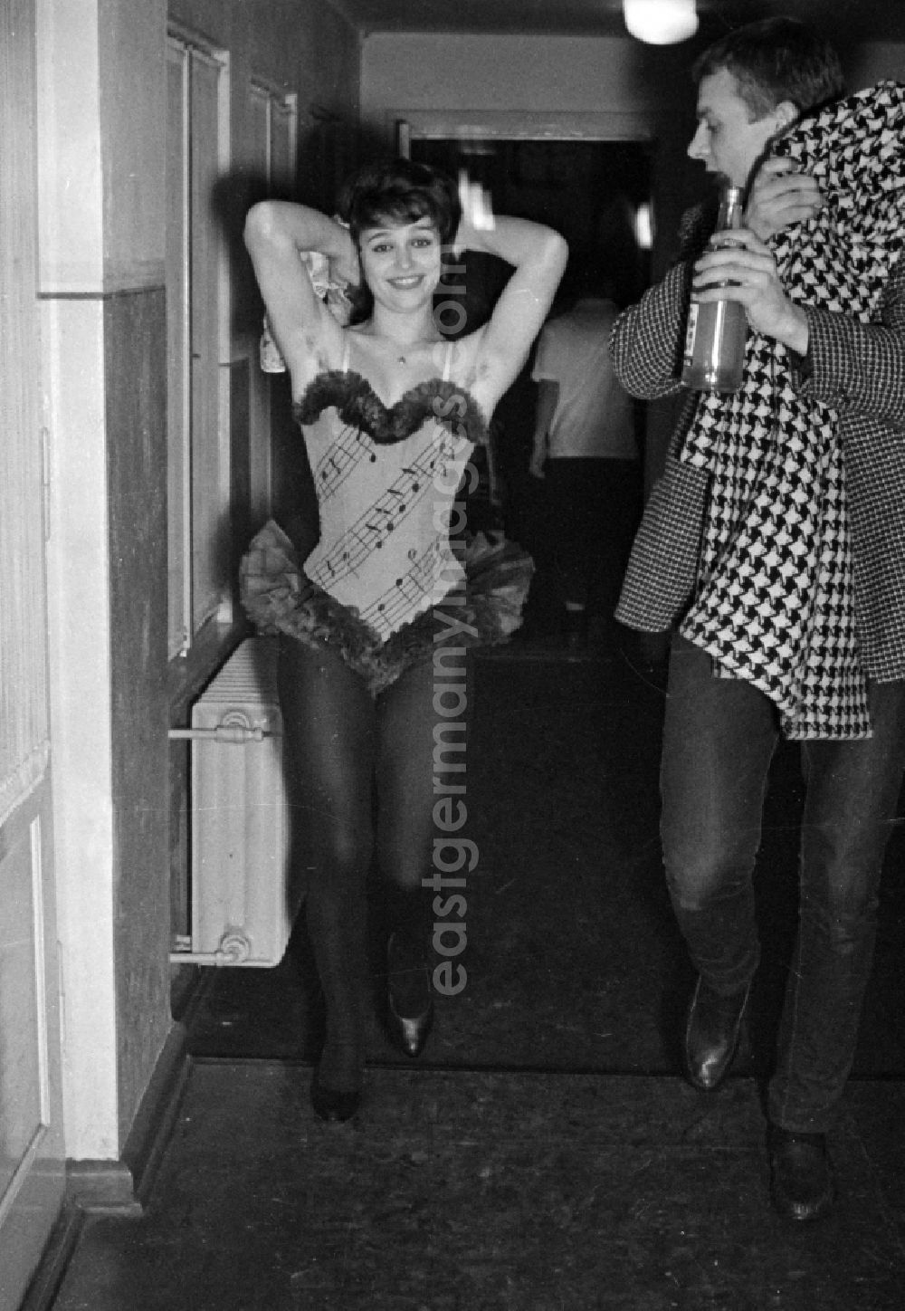 GDR photo archive: Potsdam - The actress Angelica Domroese during a carnival event at the film school in the district Babelsberg in Potsdam in the state Brandenburg on the territory of the former GDR, German Democratic Republic