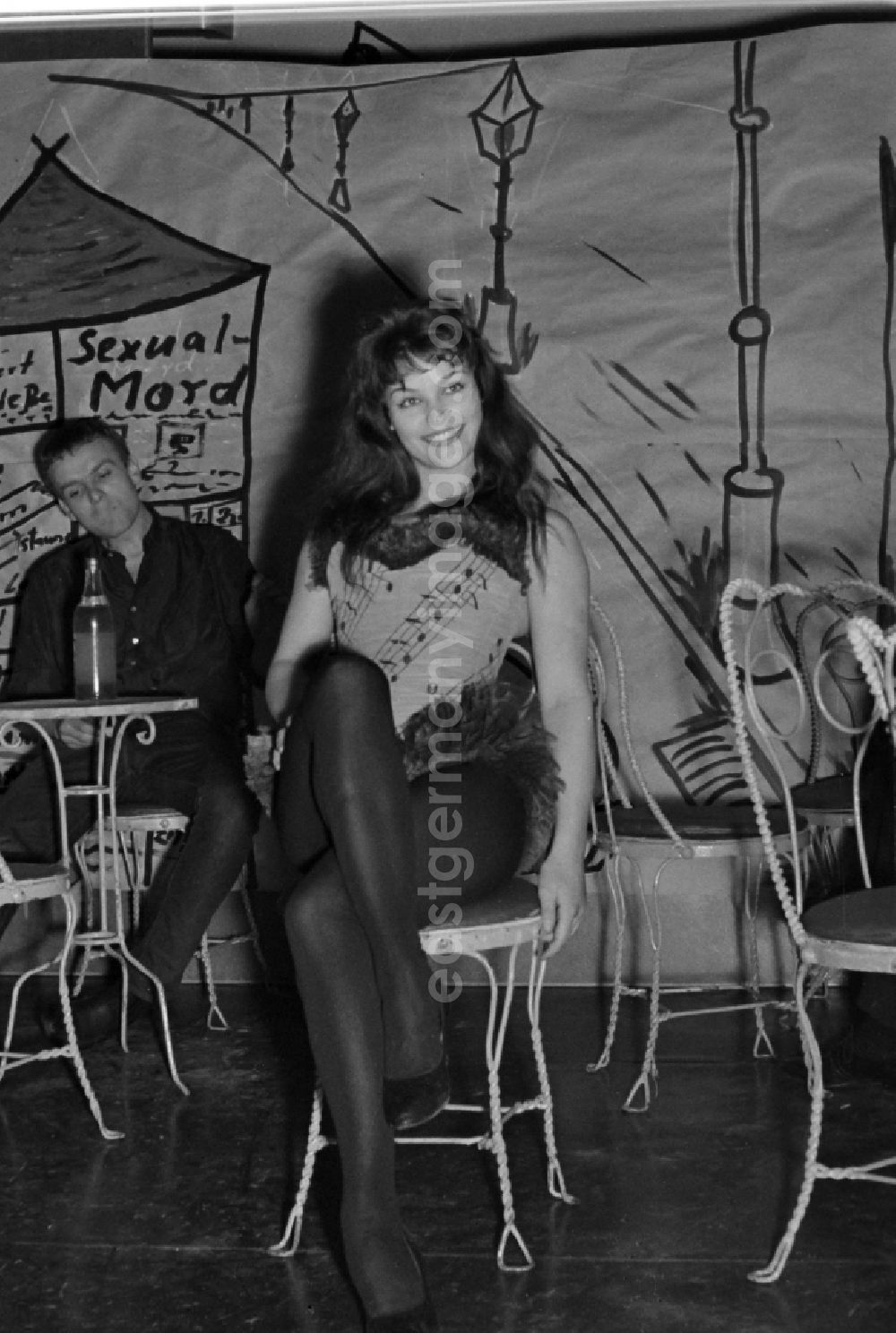 GDR image archive: Potsdam - The actress Angelica Domroese during a carnival event at the film school in the district Babelsberg in Potsdam in the state Brandenburg on the territory of the former GDR, German Democratic Republic
