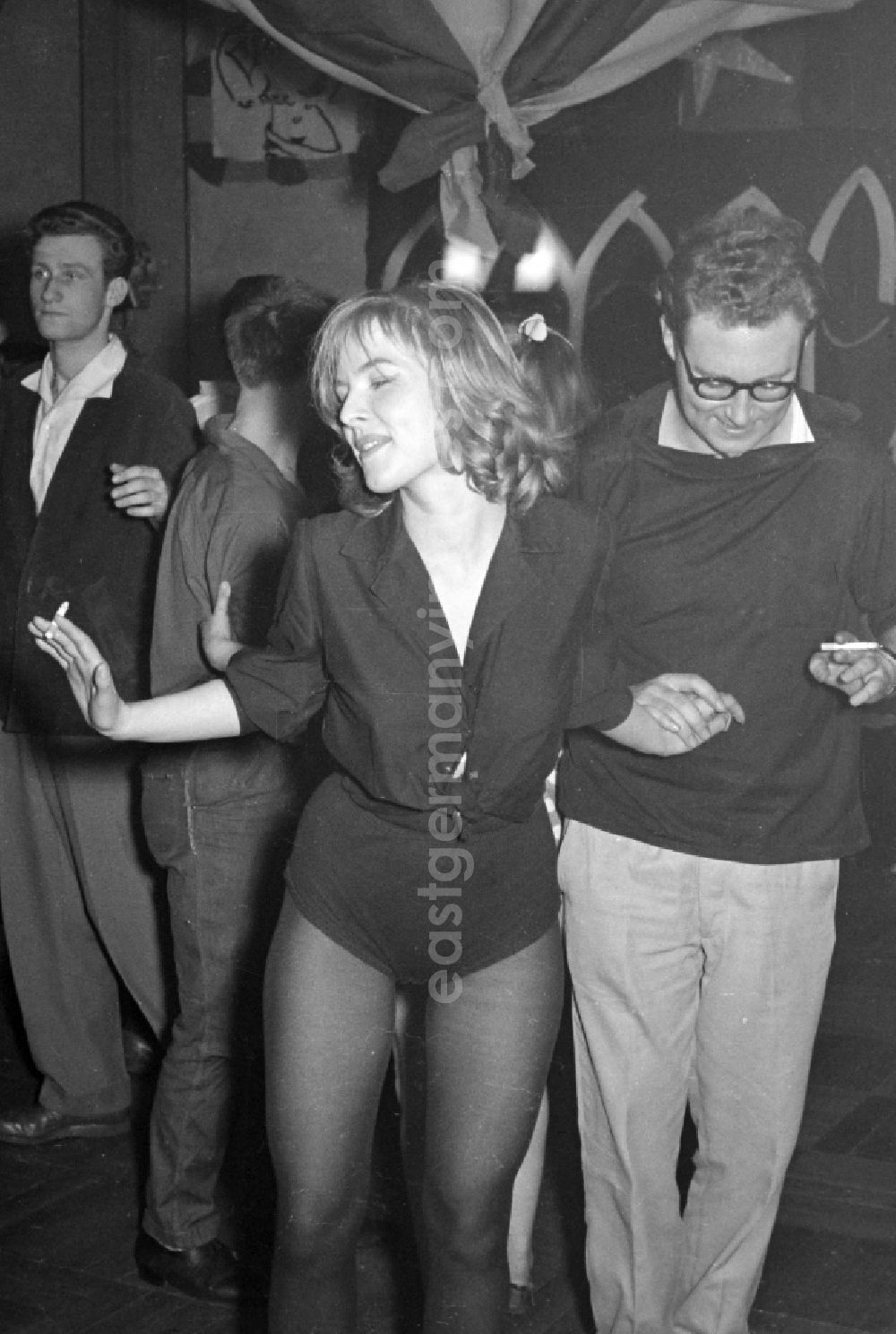 GDR photo archive: Potsdam - The actress Annekathrin Buerger during a carnival event at the film school in the district Babelsberg in Potsdam in the state Brandenburg on the territory of the former GDR, German Democratic Republic