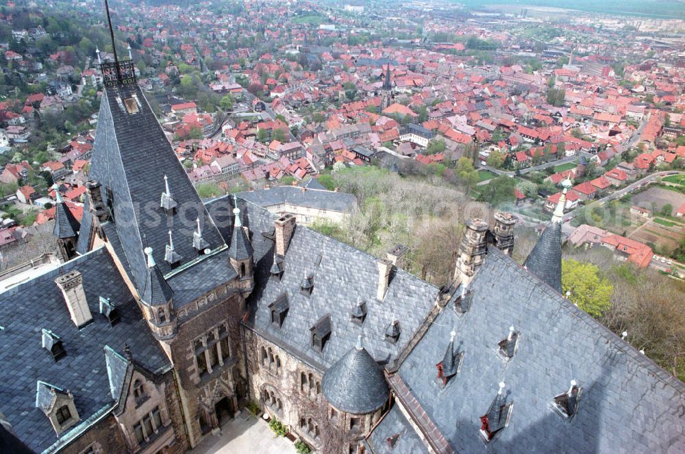 GDR image archive: Wernigerode - Blick von oben über einen Teil vom Schloss Wernigerode mit Innenhof auf den historischen Kern der Altstadt.