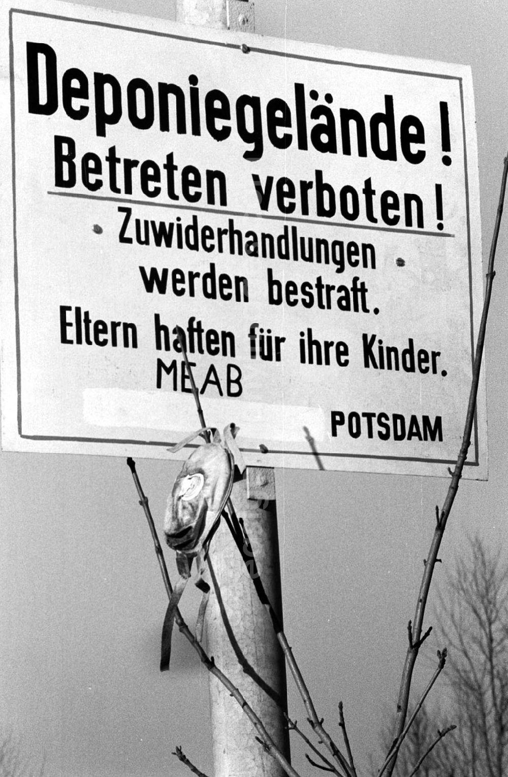GDR image archive: Brandenburg-Schöneiche - Schöneiche - Brandenburg Demo gegen Mülldeponie Schöneiche 18.