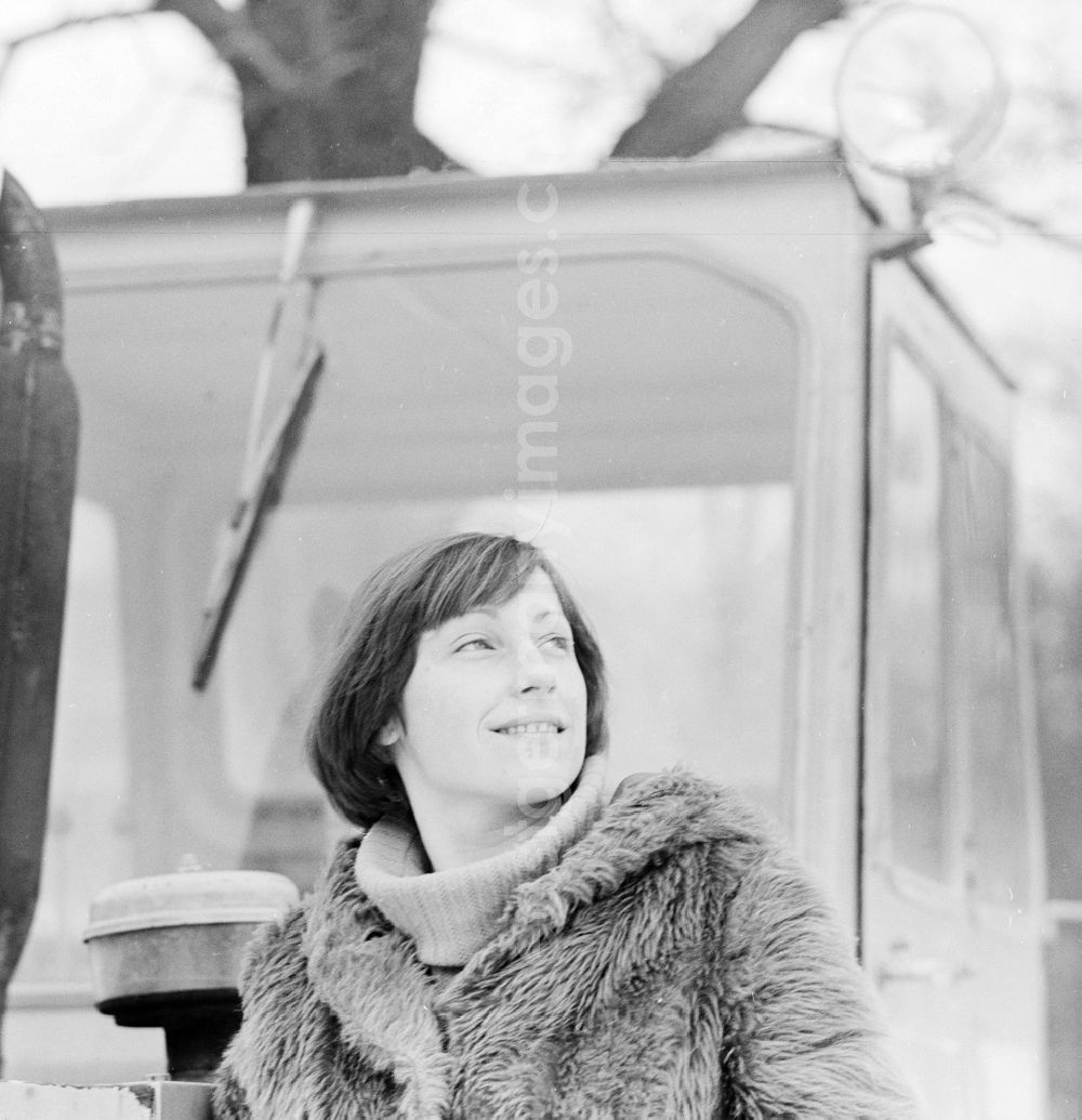 GDR photo archive: Berlin - The writer Dorothea Iser in Berlin, the former capital of the GDR, the German Democratic Republic