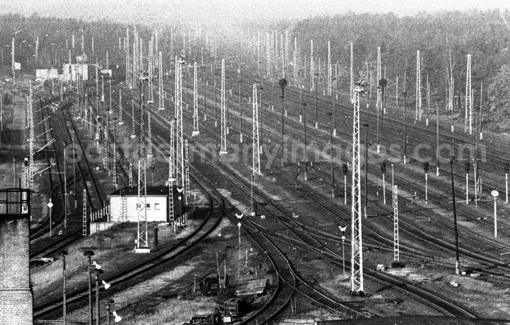 GDR image archive: Brandenburg-Seddin - Seddin-Brandenburg Eisenbahnerstreik Güterbhf. Seddin 27.11.9