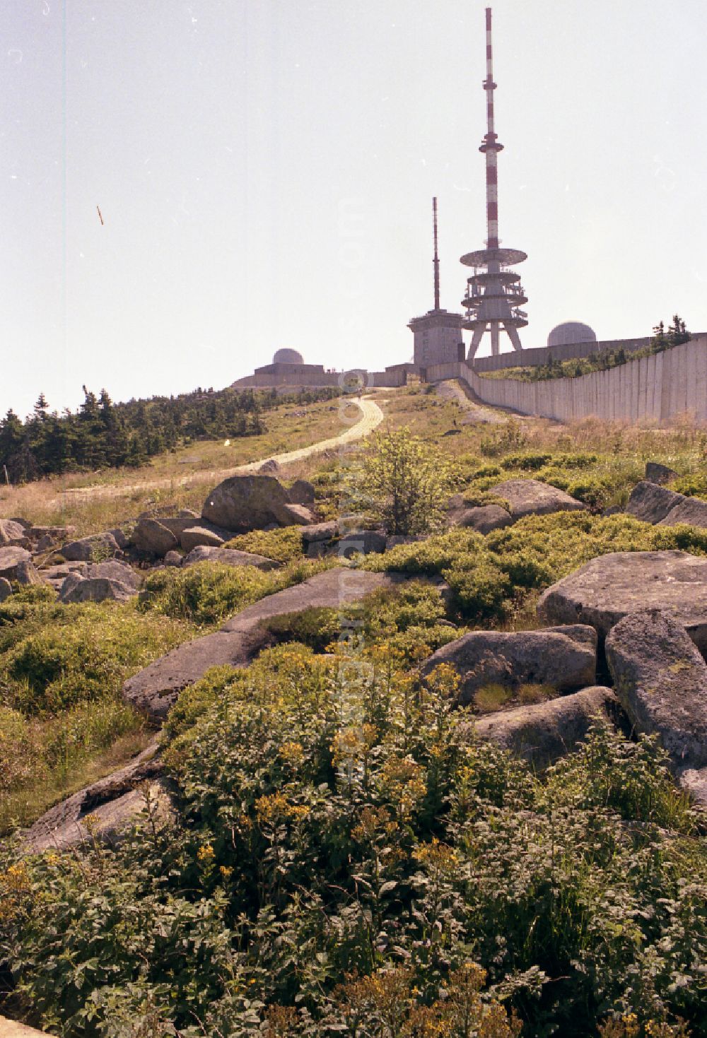 GDR picture archive: Wernigerode - Transmission and radio technology - military technology der GSSD - Rote Armee auf dem Gipfel des Brocken Plateau in the Harz in Schierke in the state Saxony-Anhalt on the territory of the former GDR, German Democratic Republic