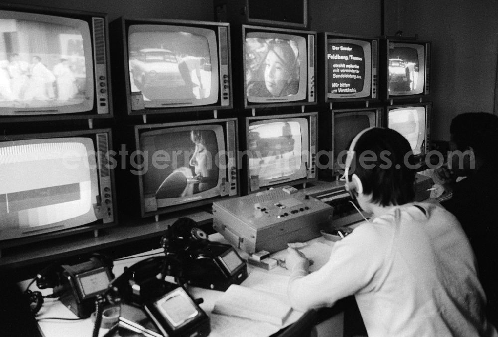 GDR image archive: Berlin - Central broadcasting studio admission management / direction of the German television radio (DFF) in eagle court in Berlin, the former capital of the GDR, German democratic republic